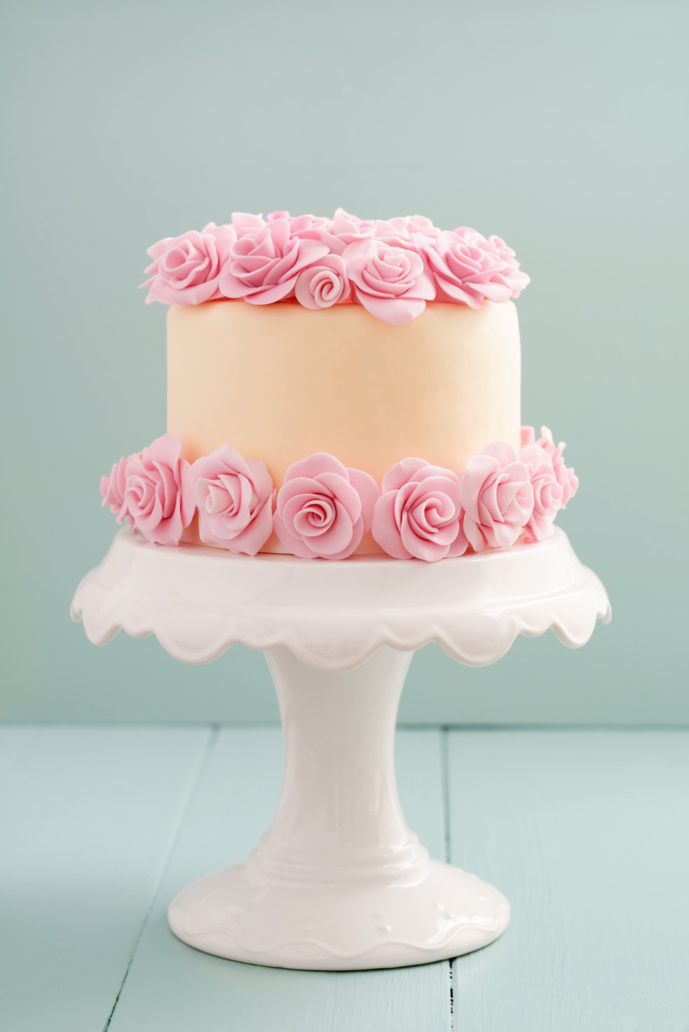 Cake with sugar roses